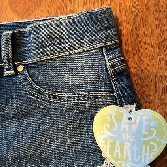 New Jordache denim lace shorts - Picture 4 of 16